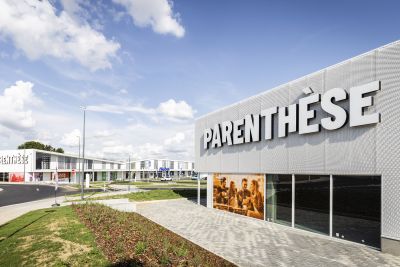 Un centre commercial en acier qui se veut différent